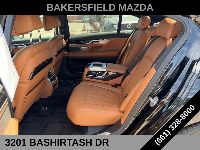 Used 2021 BMW 750i xDrive w/ Luxury Rear Seating Package AWD/4WD image 17