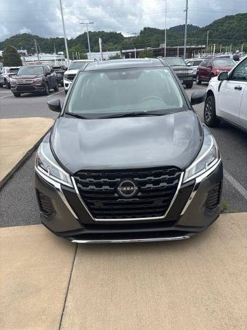 Used 2024 Nissan Kicks S FWD image 3