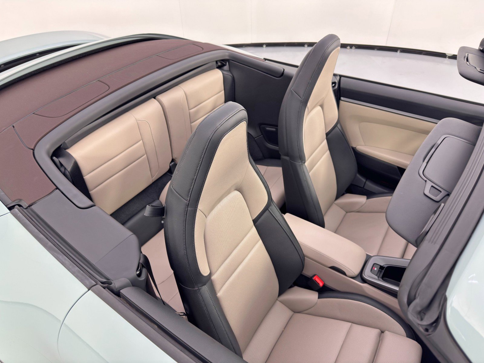 Used 2025 Porsche 911 Carrera RWD image 42