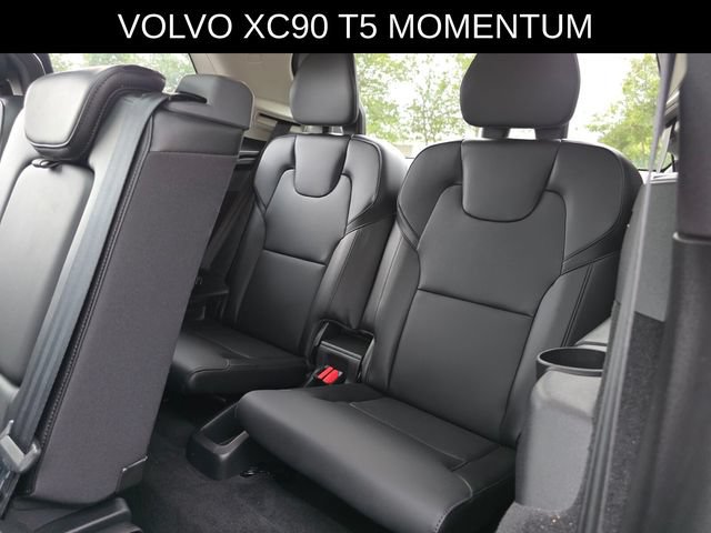 Used 2022 Volvo XC90 T5 Momentum w/ Protection Package Premier FWD image 18