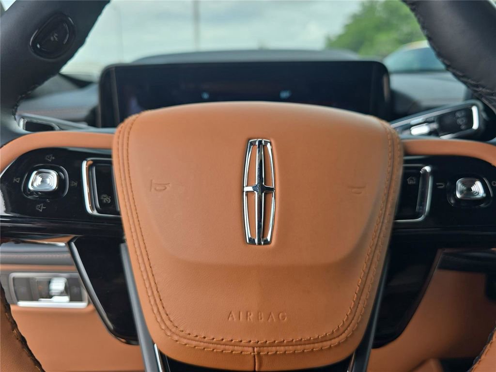 Used 2025 Lincoln Aviator Black Label image 23