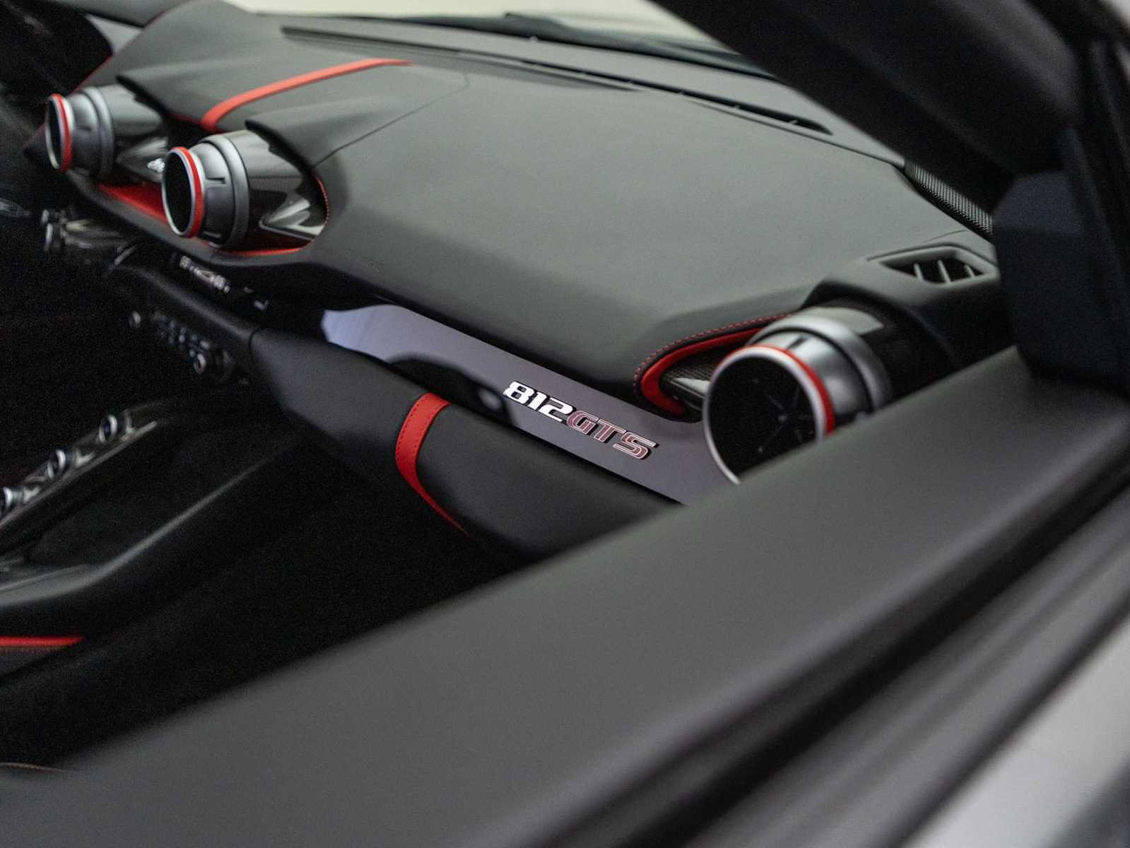 Used 2021 Ferrari 812 GTS RWD image 30