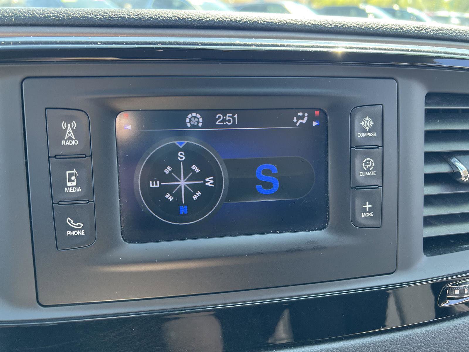 Used 2017 Chrysler Pacifica Touring image 24