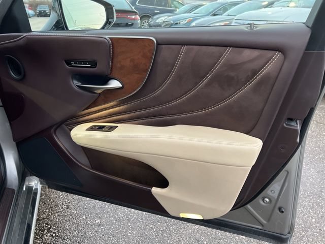 Used 2018 Lexus LS 500 AWD w/ Accessory Package (Z1) image 20