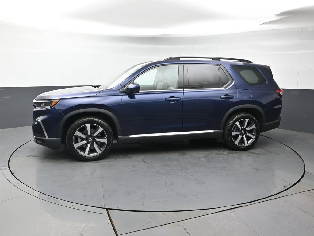 Certified 2024 Honda Pilot Touring image 2