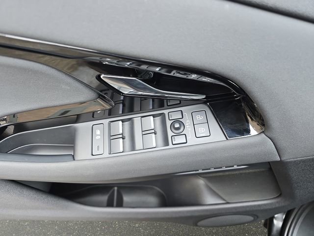 Used 2025 Land Rover Range Rover Evoque S image 31