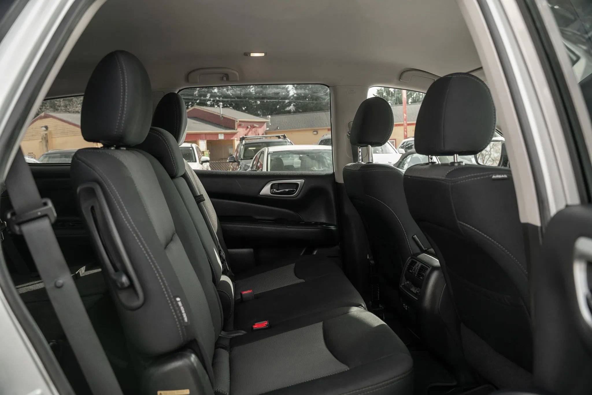 Used 2019 Nissan Pathfinder SV image 12