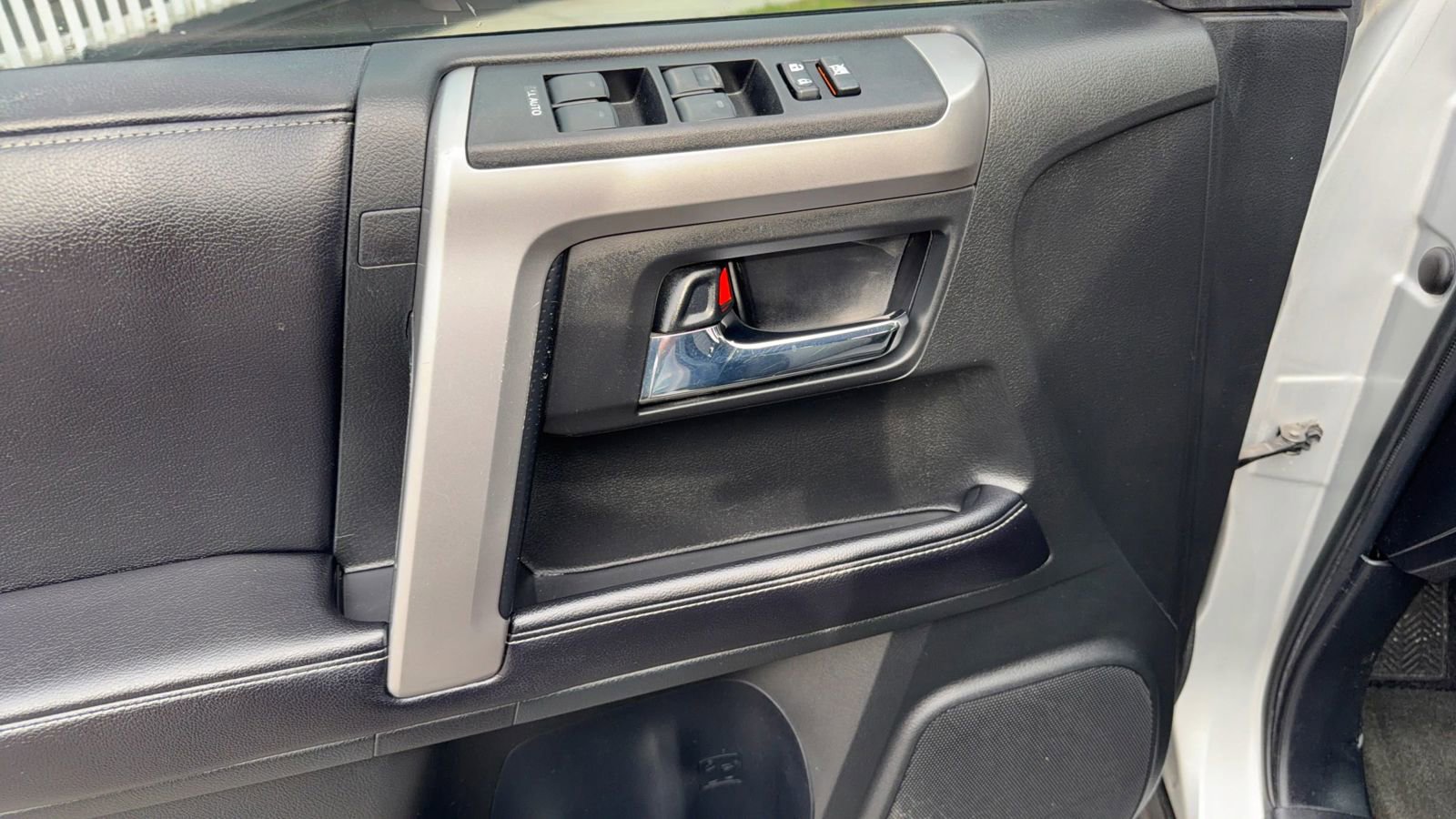 Used 2016 Toyota 4Runner SR5 image 15