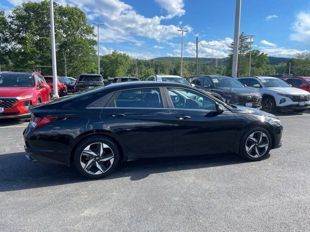 Used 2023 Hyundai Elantra Limited FWD image 3
