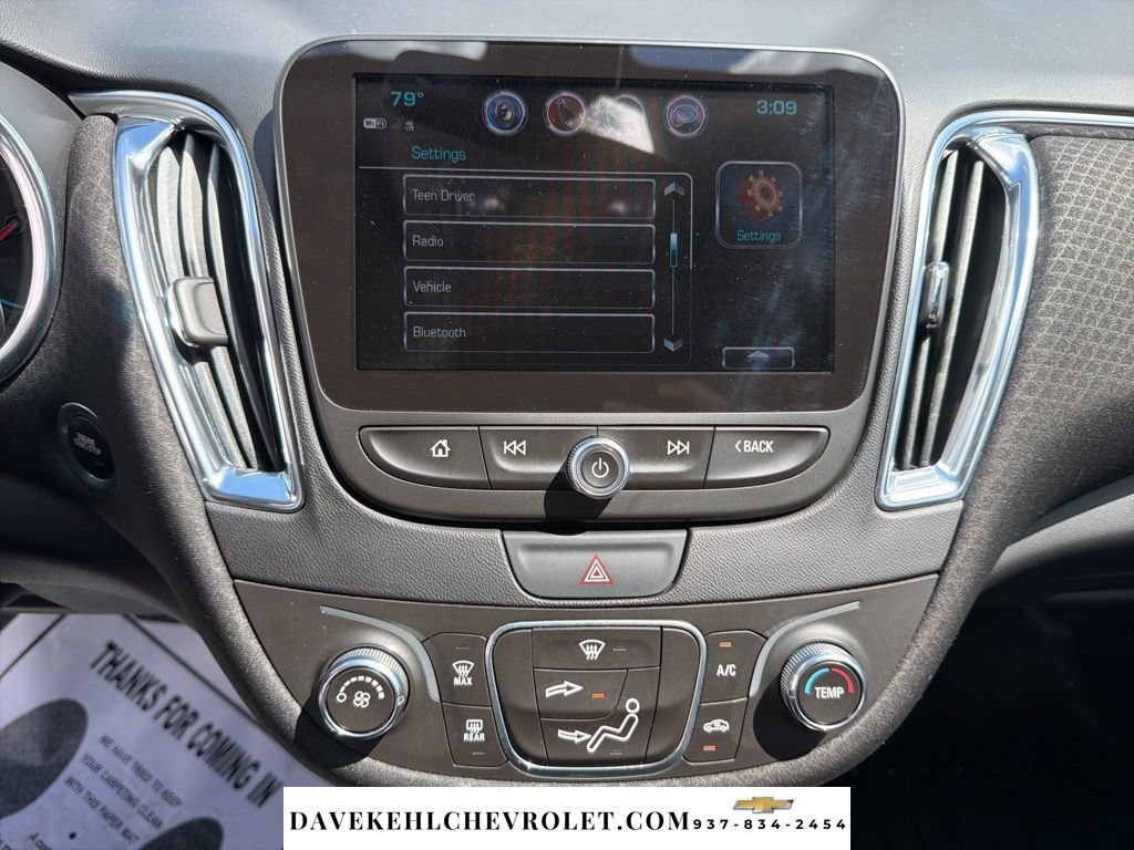 Used 2018 Chevrolet Malibu LT FWD image 14
