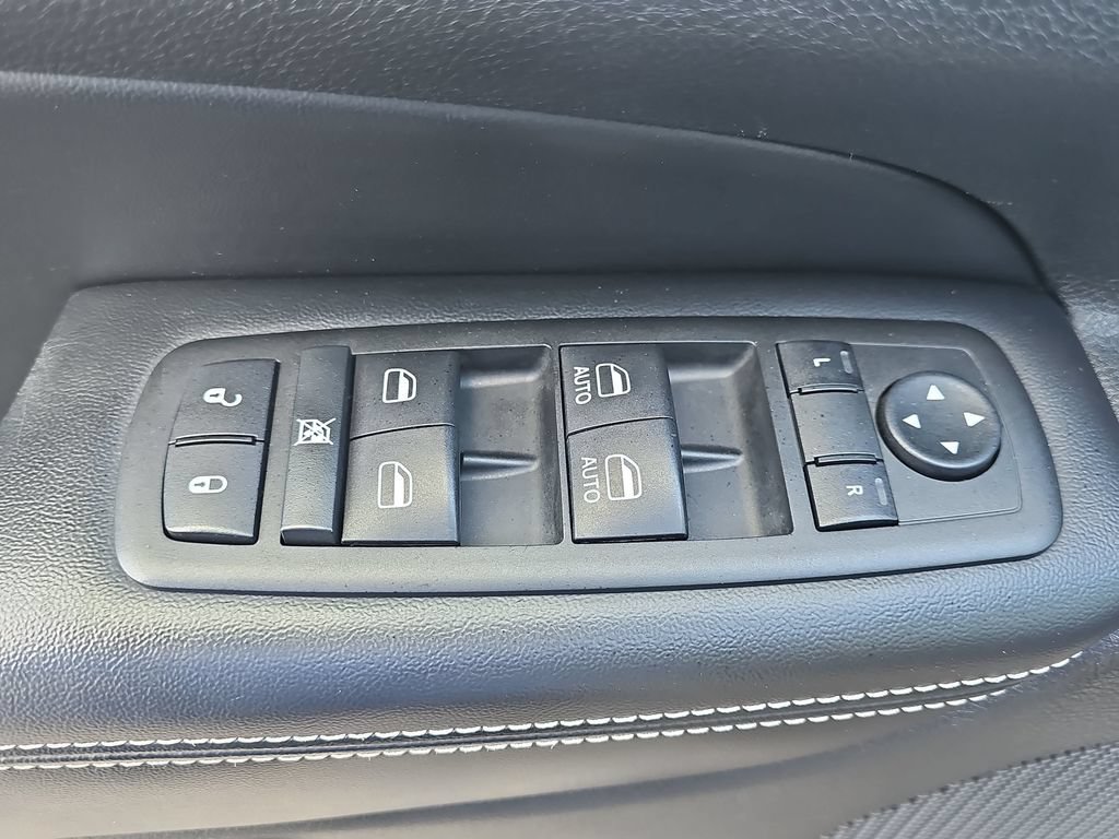 Used 2015 Jeep Grand Cherokee Limited AWD/4WD image 34