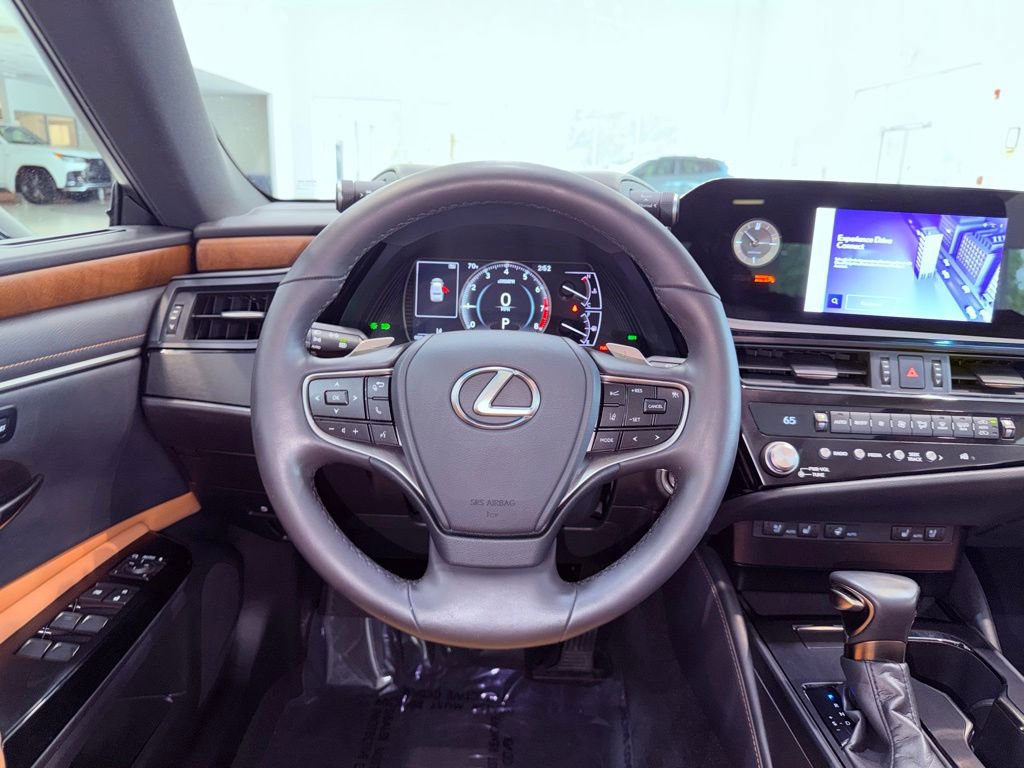 Certified 2024 Lexus ES 350 w/ Premium Package FWD image 16