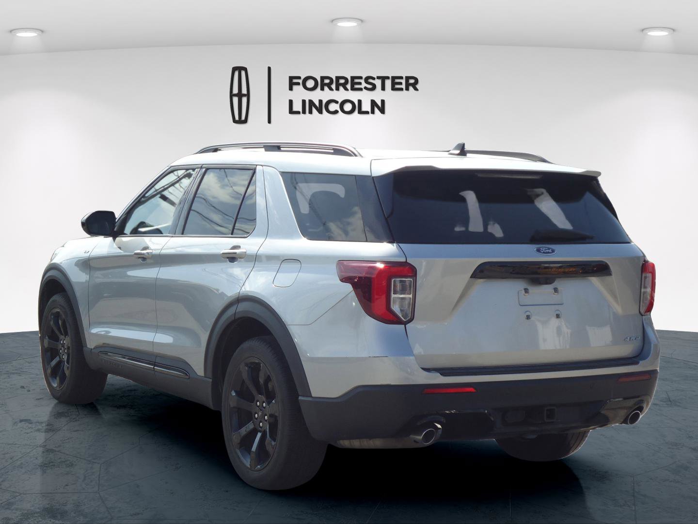 Used 2022 Ford Explorer ST-Line w/ Class IV Trailer Tow Package image 5