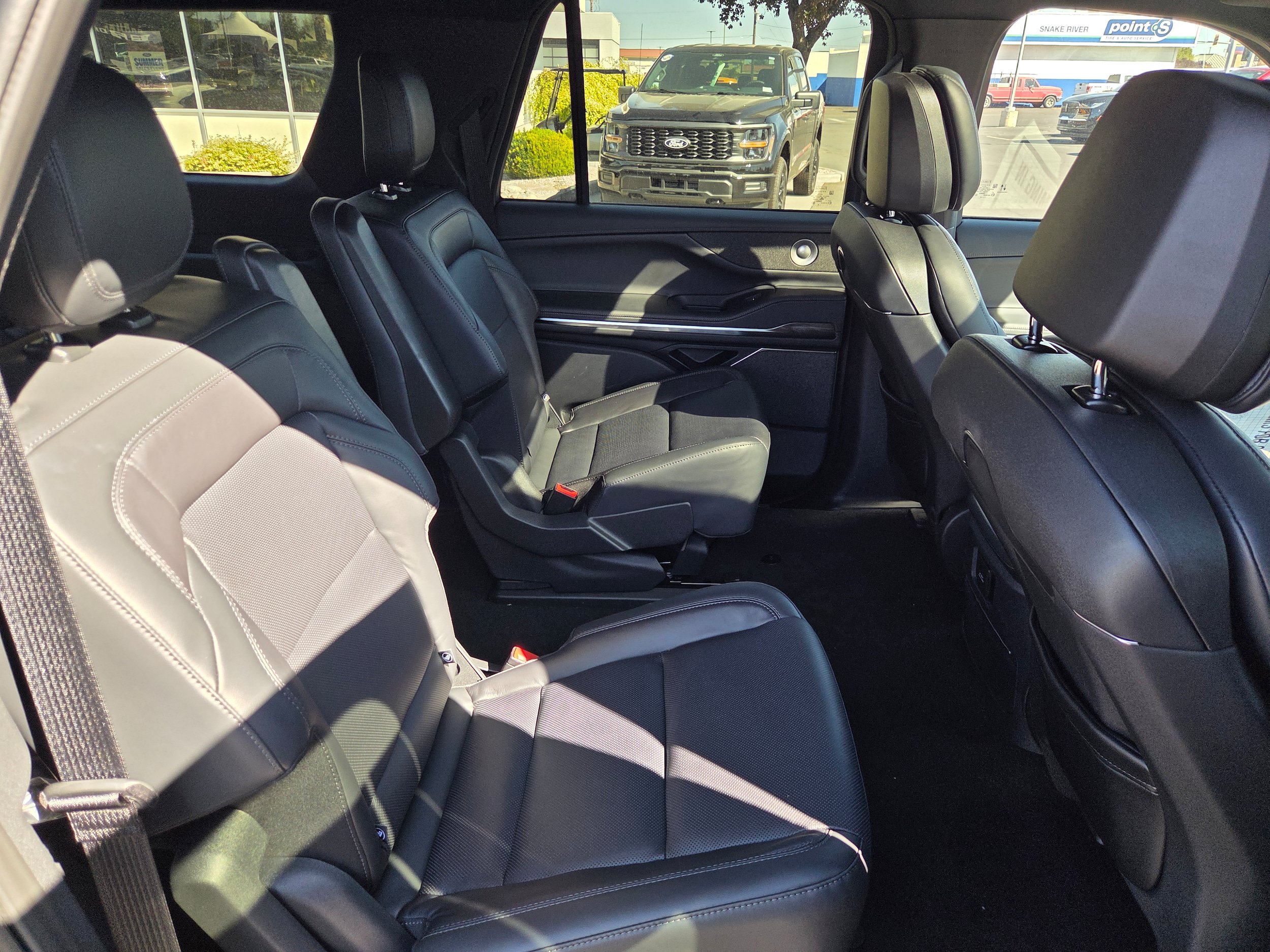 New 2026 Lincoln Navigator L Reserve w/ Jet Appearance Package AWD/4WD image 25