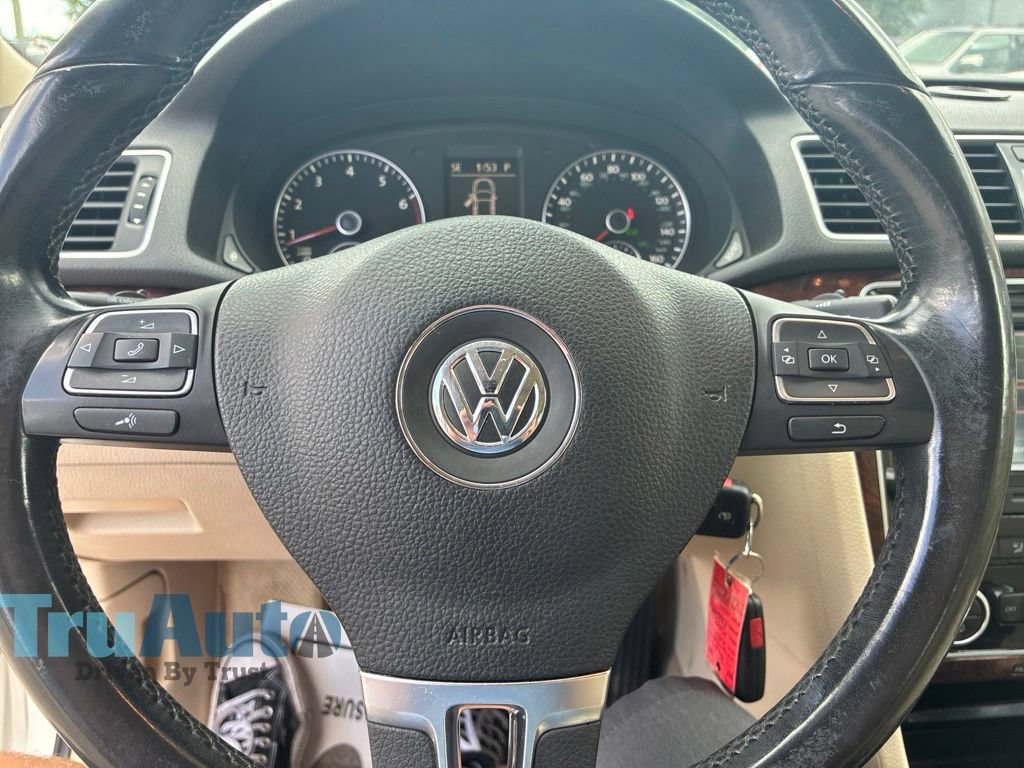 Used 2012 Volkswagen Passat 2.5 SEL FWD image 28