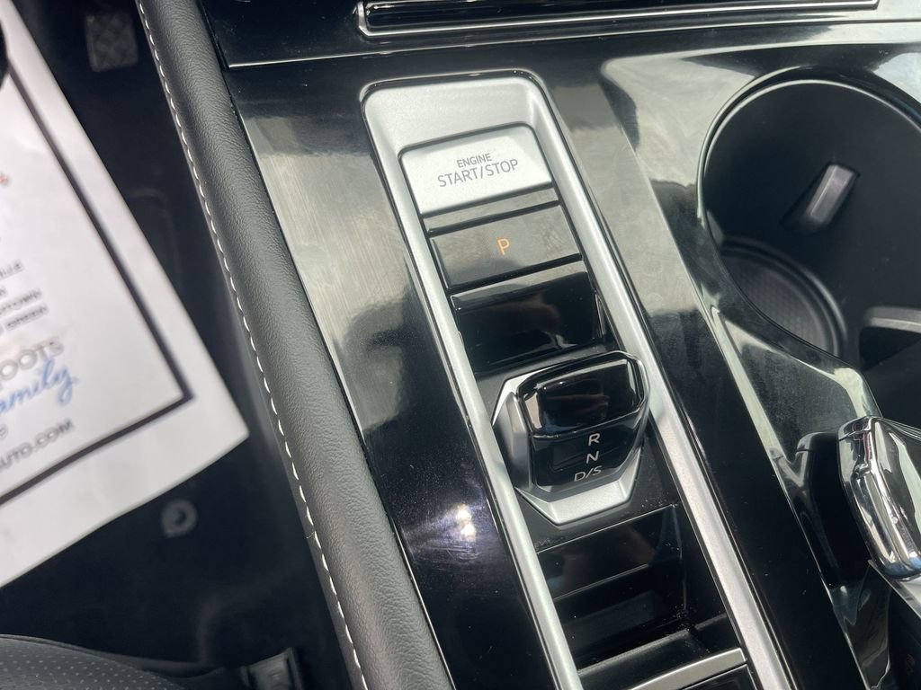 Used 2025 Volkswagen Atlas SEL image 25