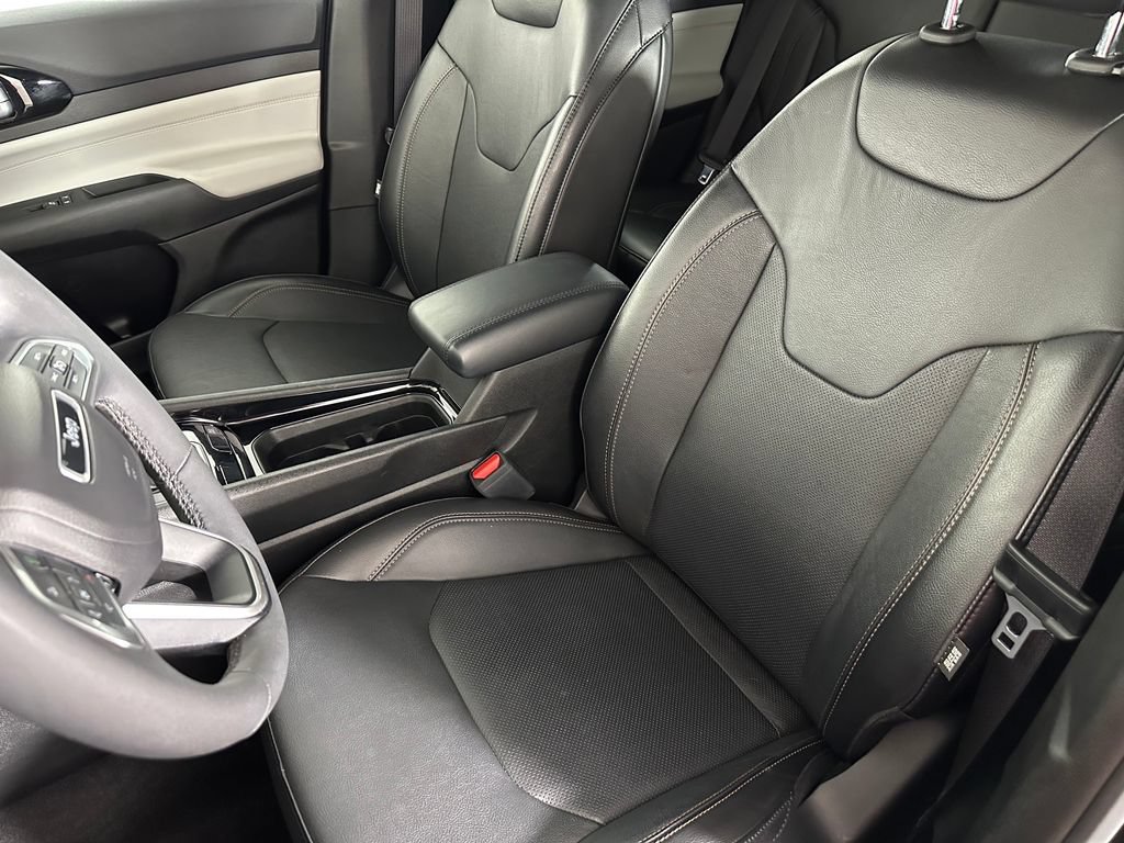 Used 2023 Jeep Compass Limited AWD/4WD image 24