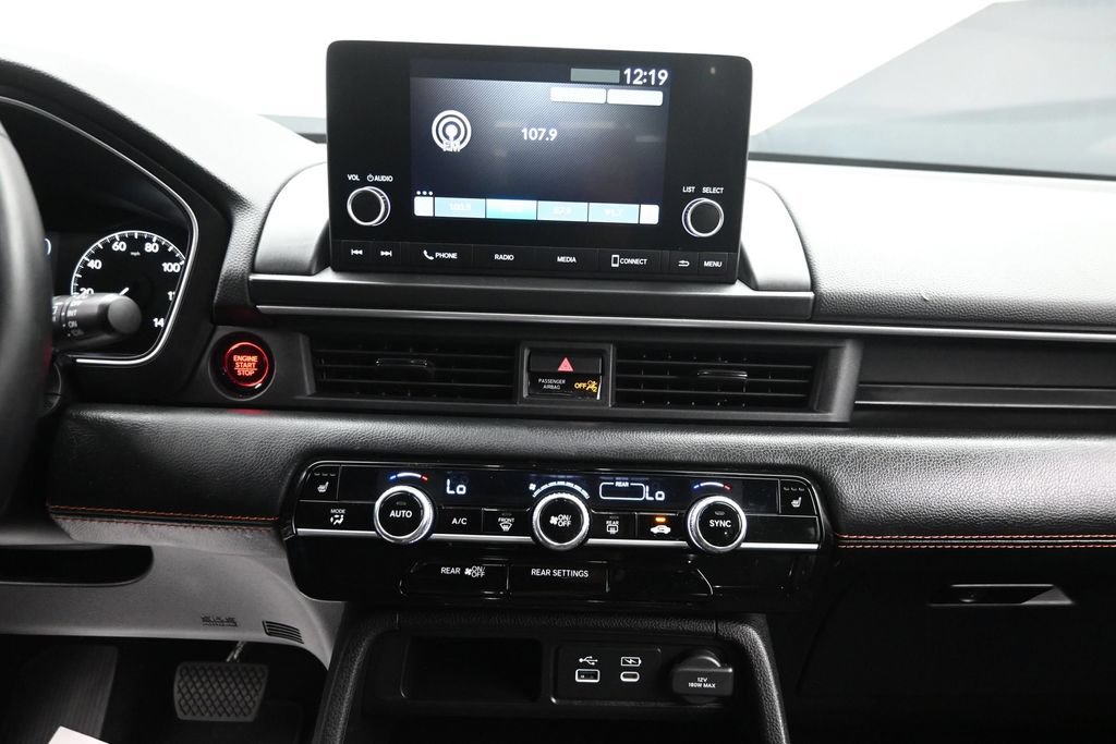 Used 2025 Honda Pilot Sport image 10