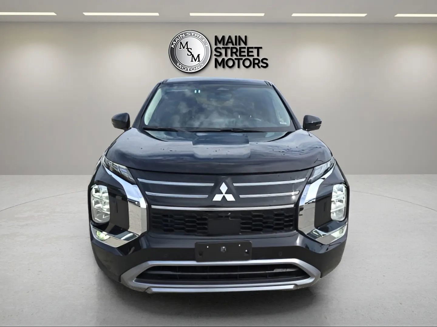 Used 2025 Mitsubishi Outlander SE image 8