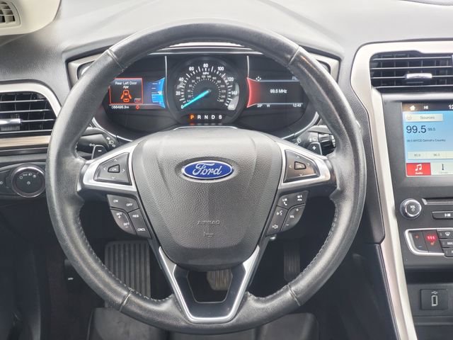 Used 2017 Ford Fusion SE w/ Fusion SE Technology Package image 28