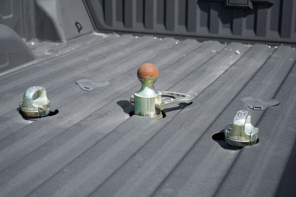 Used 2024 Chevrolet Silverado 2500 LTZ w/ LTZ Premium Package AWD/4WD image 9