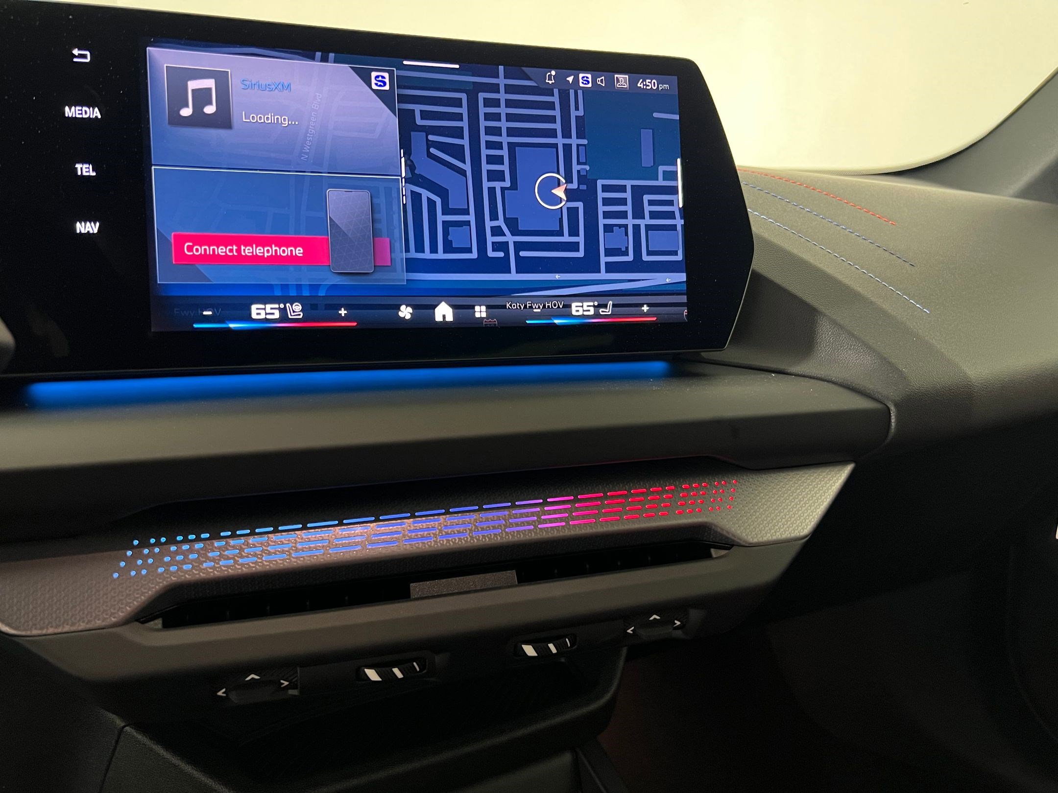 Used 2025 BMW M235i xDrive w/ Premium Package image 27