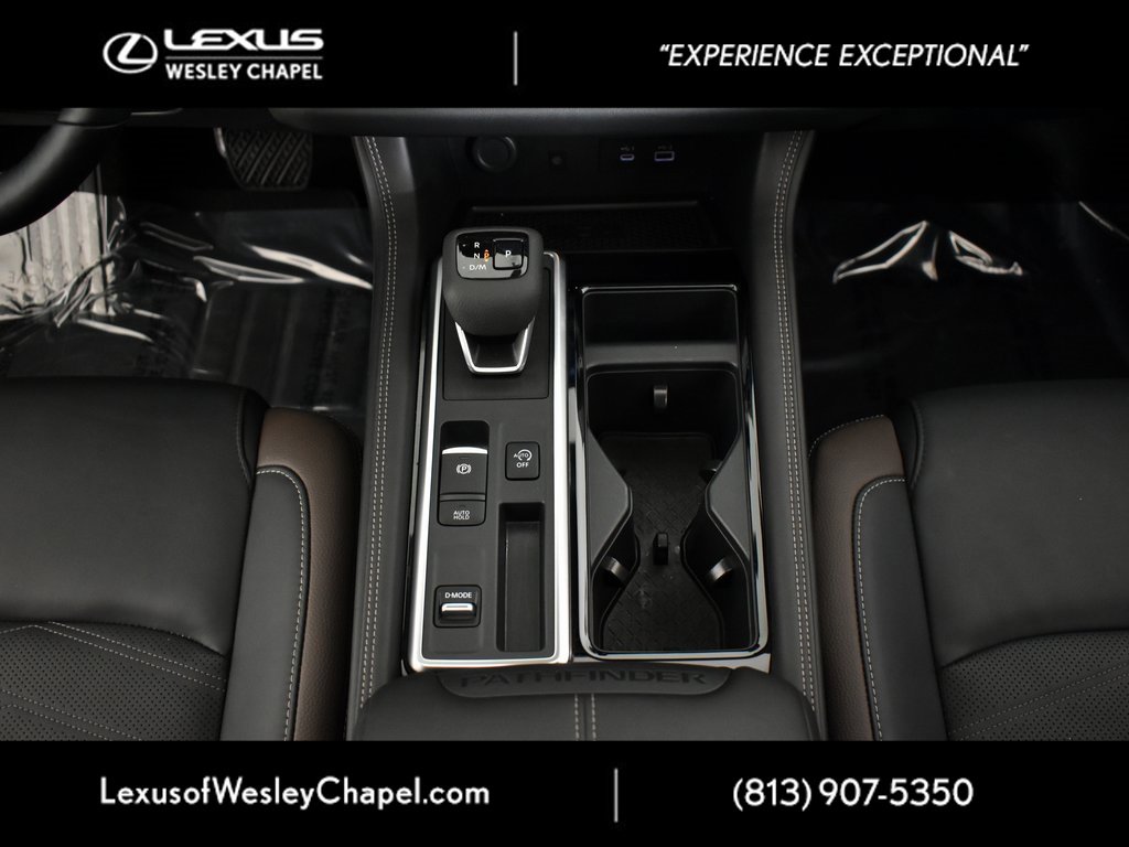 Used 2025 Nissan Pathfinder Platinum w/ Cargo Package image 35