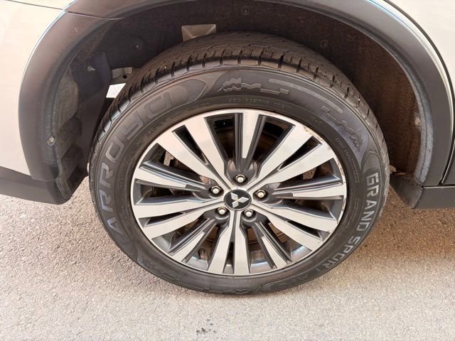 Used 2020 Mitsubishi Outlander SE AWD/4WD image 11