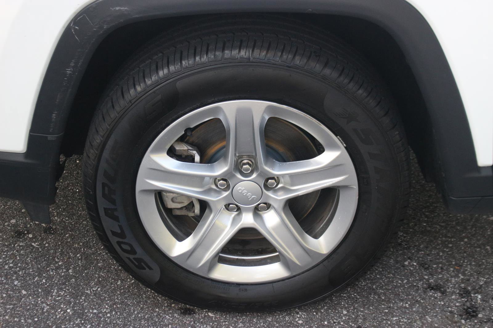 Used 2024 Jeep Compass Latitude AWD/4WD image 36