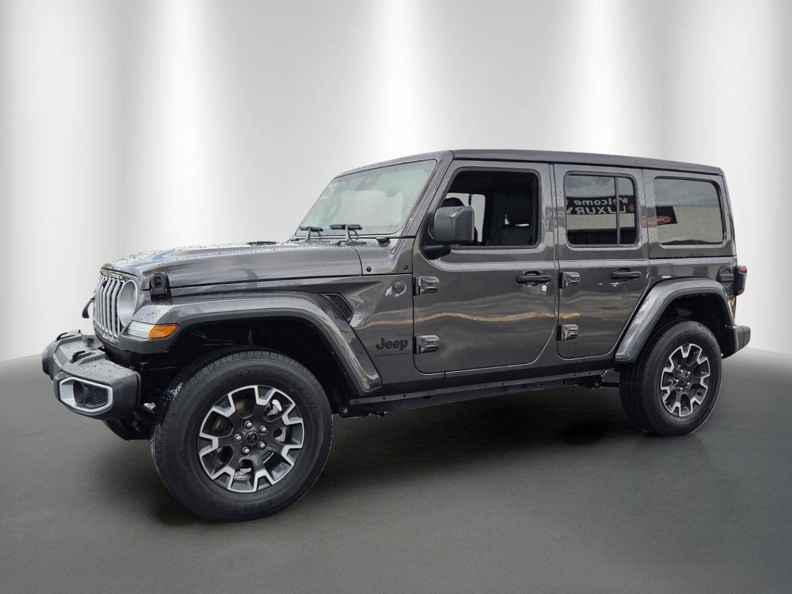 Used 2025 Jeep Wrangler Unlimited Sahara w/ Safety Group AWD/4WD image 3