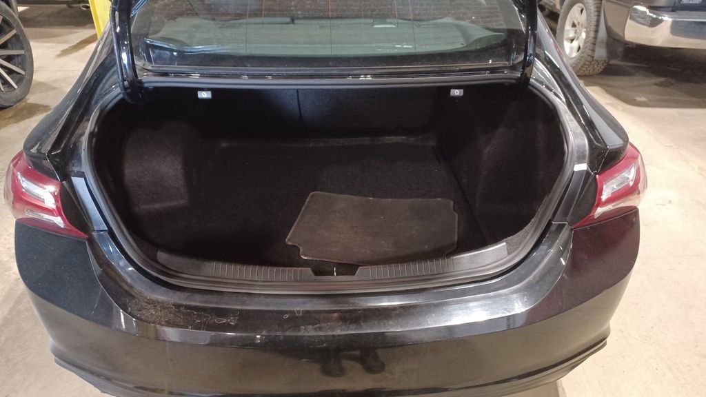 Used 2022 Chevrolet Malibu LT image 8