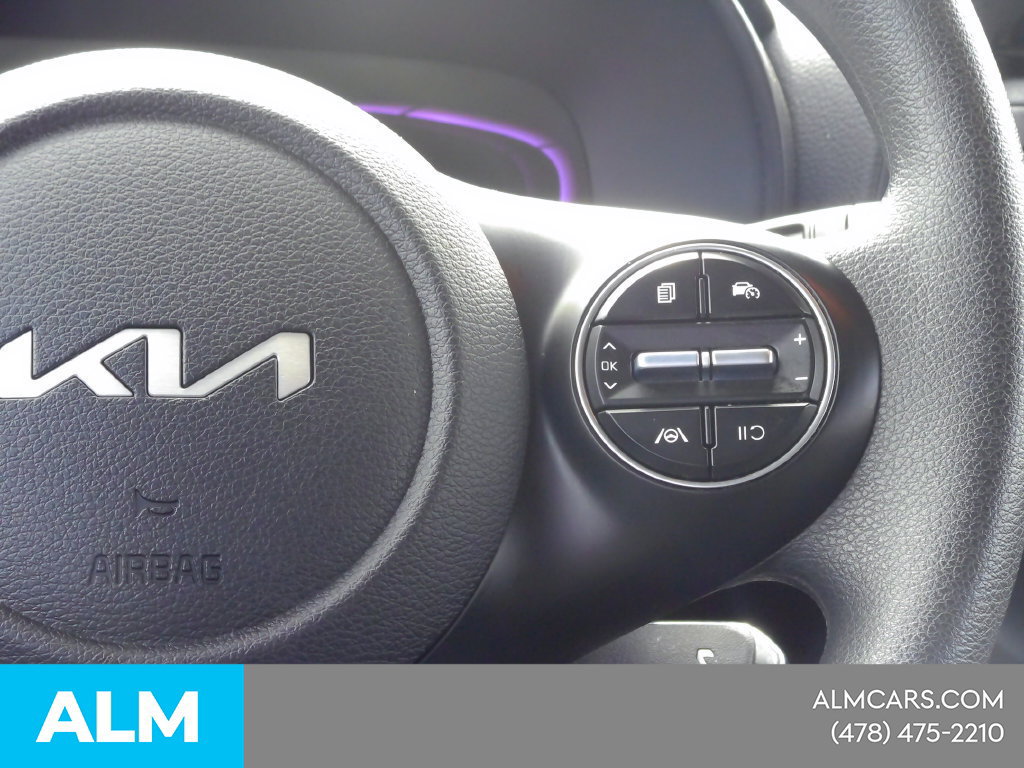 Used 2025 Kia Soul LX w/ LX Technology Package FWD image 32