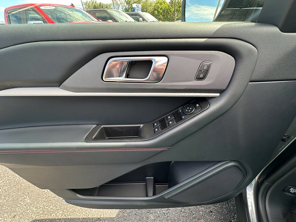 New 2027 Ford Explorer ST-Line AWD/4WD image 18