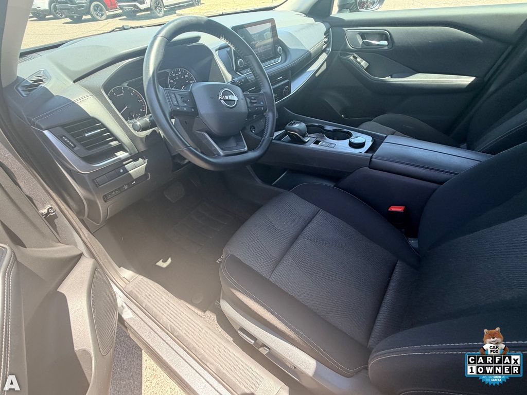 Used 2025 Nissan Rogue SV AWD/4WD image 14