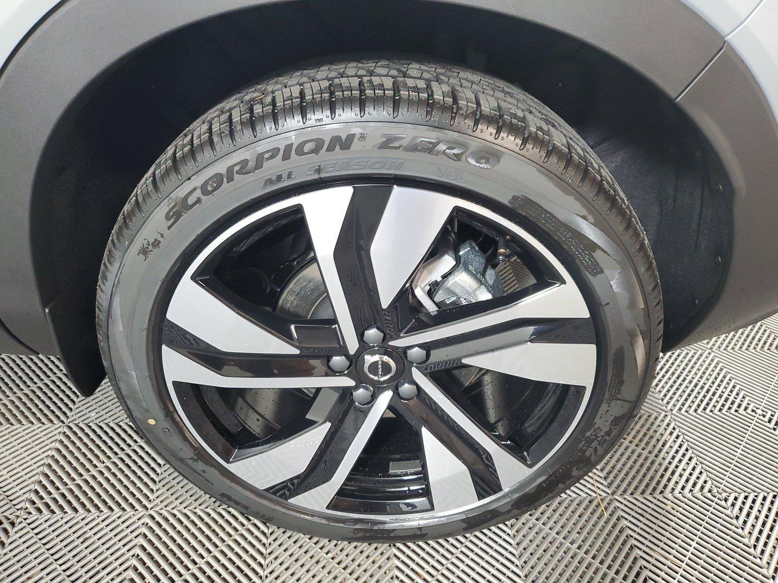 New 2026 Volvo XC40 B4 Plus w/ Protection Package Premier FWD image 11