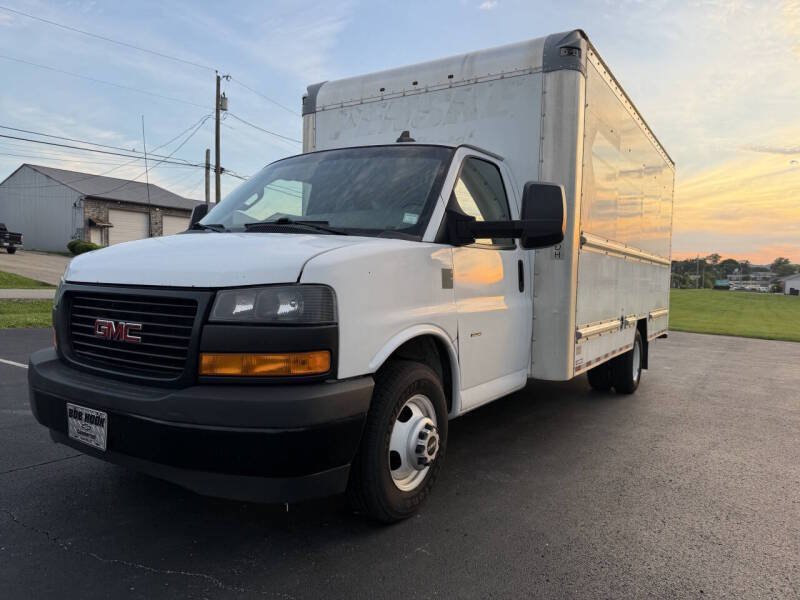 Used 2018 GMC Savana 3500 Extended w/ Driver Convenience Package RWD image 1