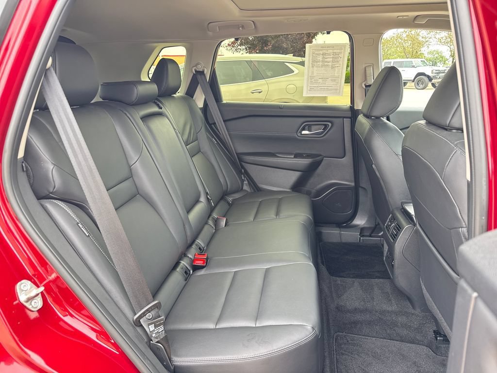 Used 2025 Nissan Rogue SL w/ Tech Package AWD/4WD image 41