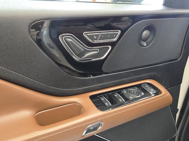 Used 2022 Lincoln Aviator Reserve AWD/4WD image 19