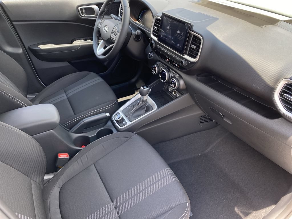 New 2026 Hyundai Venue SEL FWD image 32