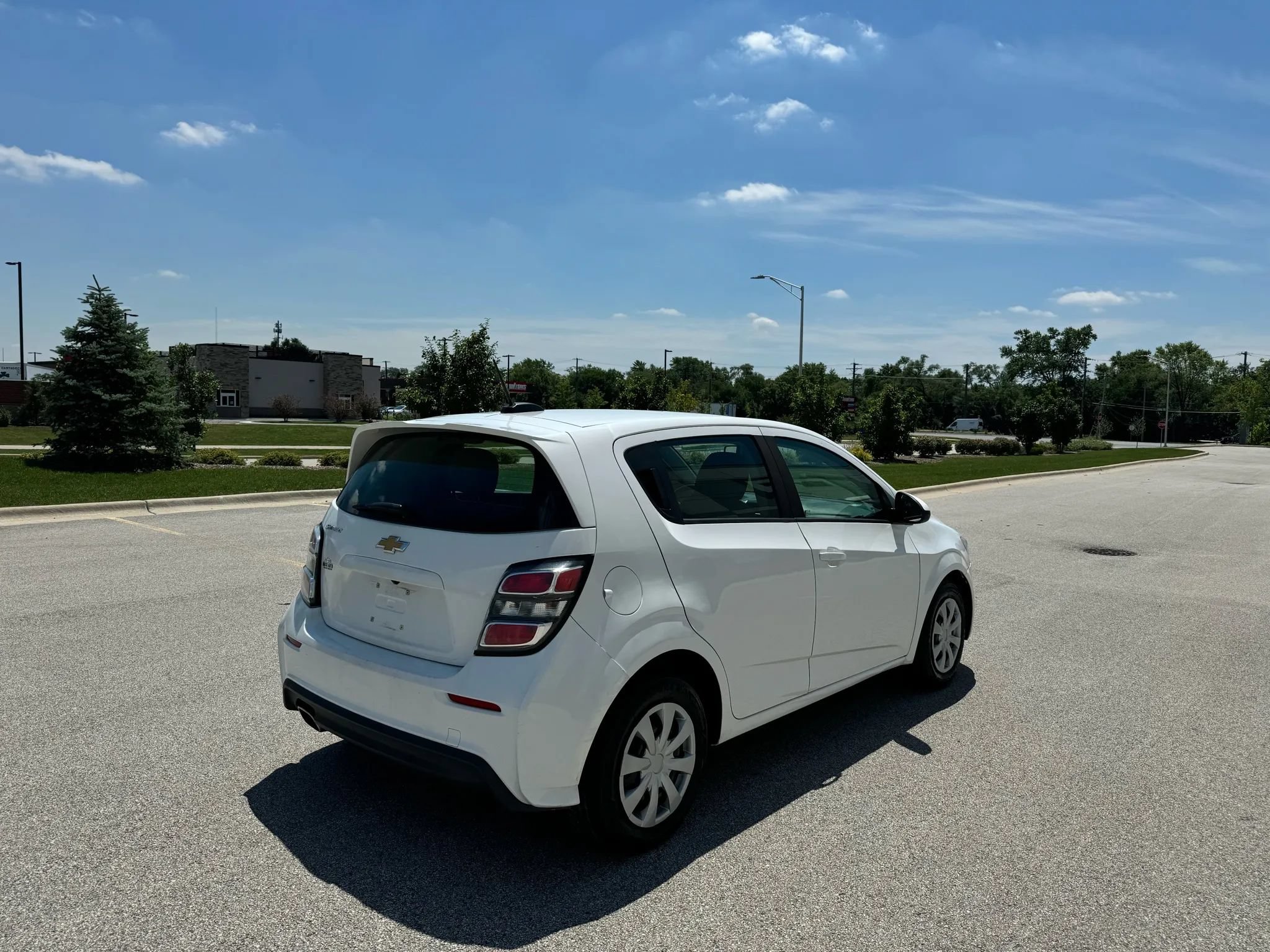 Used 2017 Chevrolet Sonic LT FWD image 5