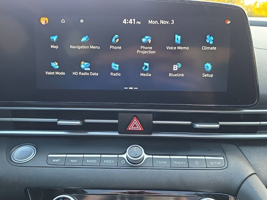 Used 2023 Hyundai Elantra Limited image 26