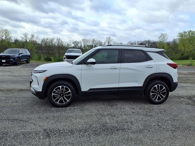 Used 2025 Chevrolet TrailBlazer LT AWD/4WD image 33