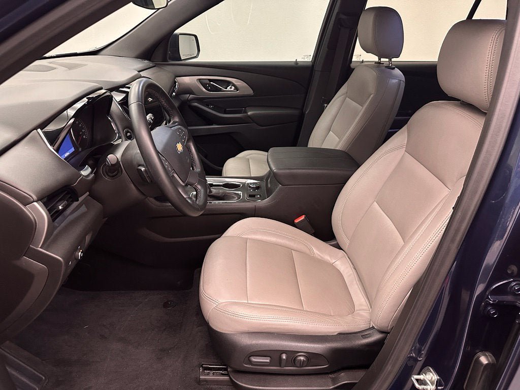 Used 2023 Chevrolet Traverse LT AWD/4WD image 17