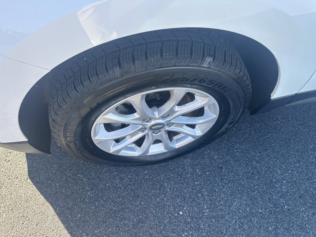 Used 2020 Chevrolet Equinox LT AWD/4WD image 16