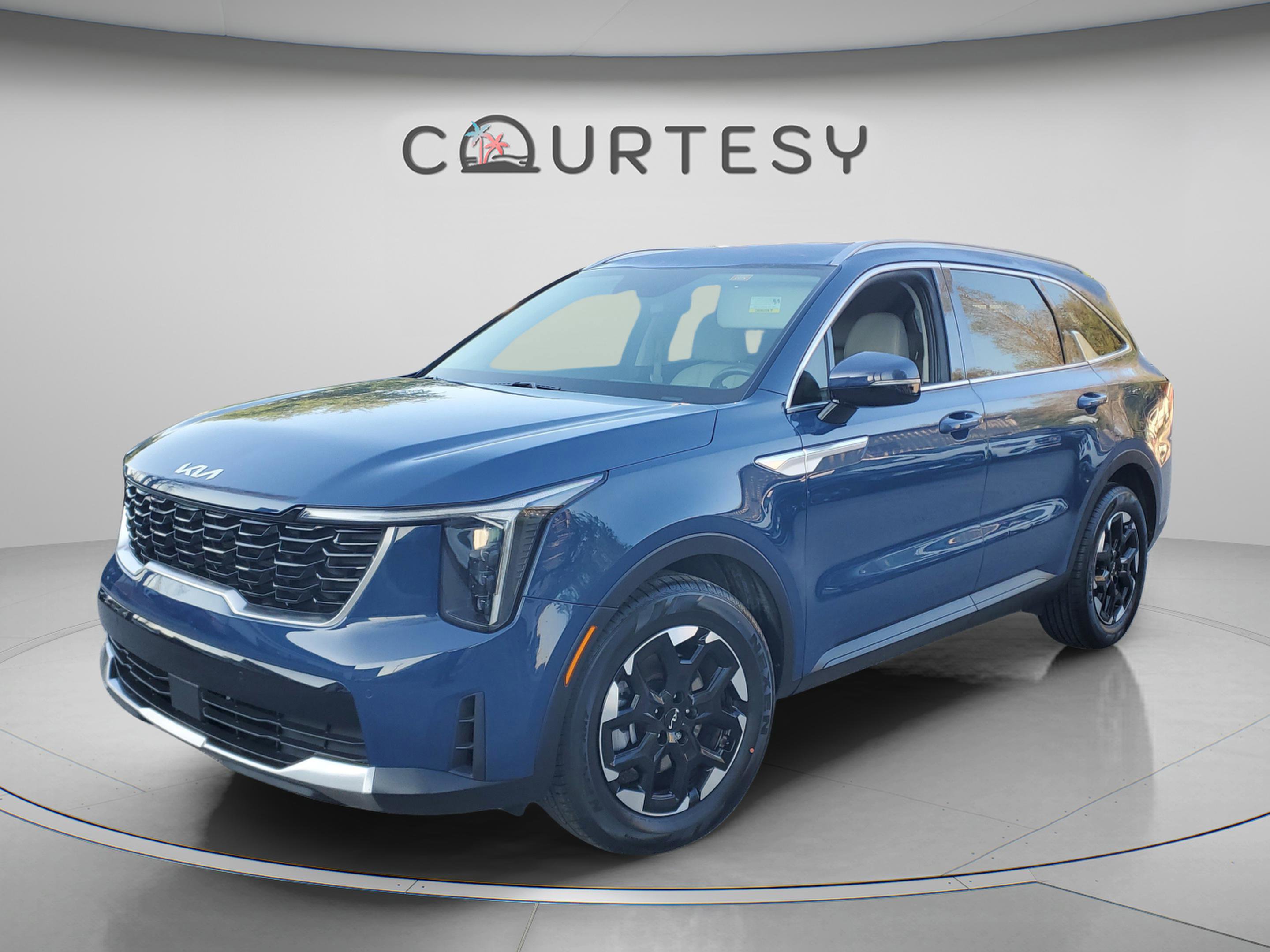 Certified 2025 Kia Sorento S image 1