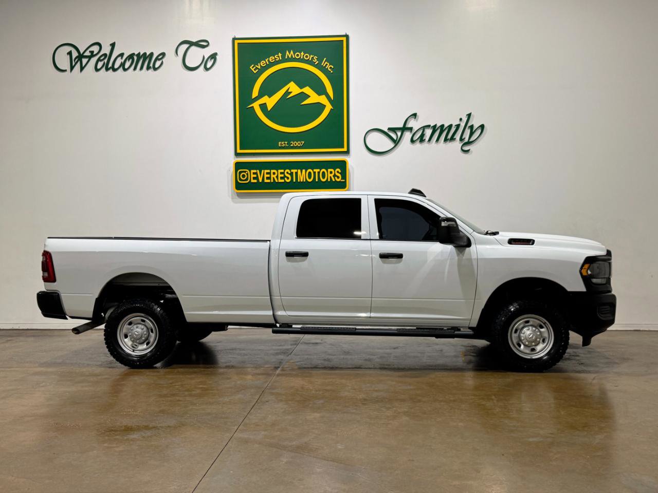Used 2023 RAM 2500 Tradesman AWD/4WD image 9