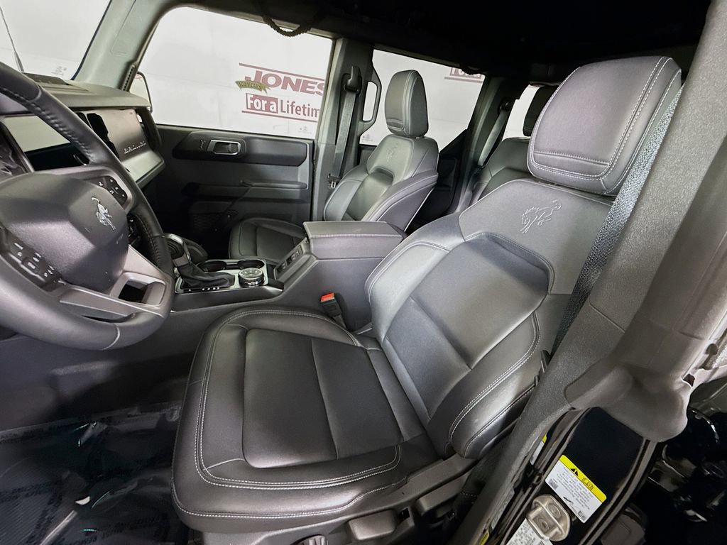 Used 2025 Ford Bronco Badlands image 25
