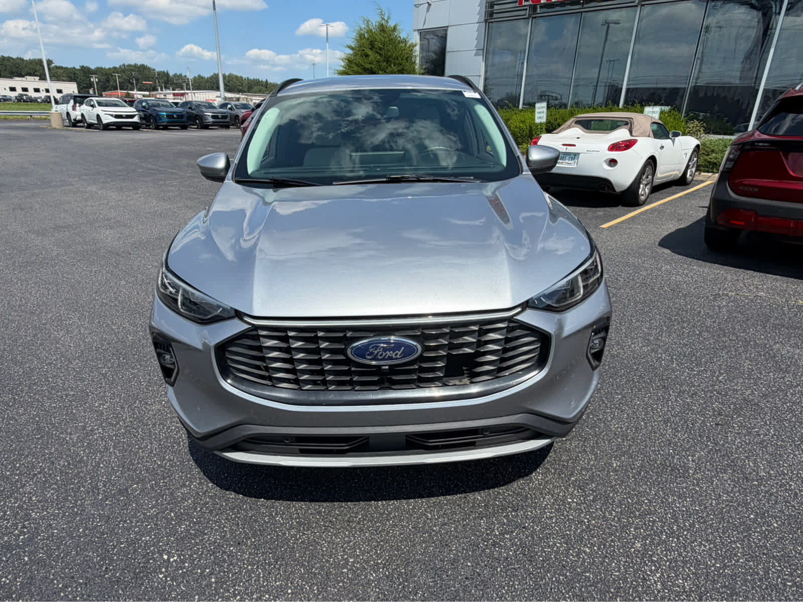 Used 2023 Ford Escape Platinum AWD/4WD image 2