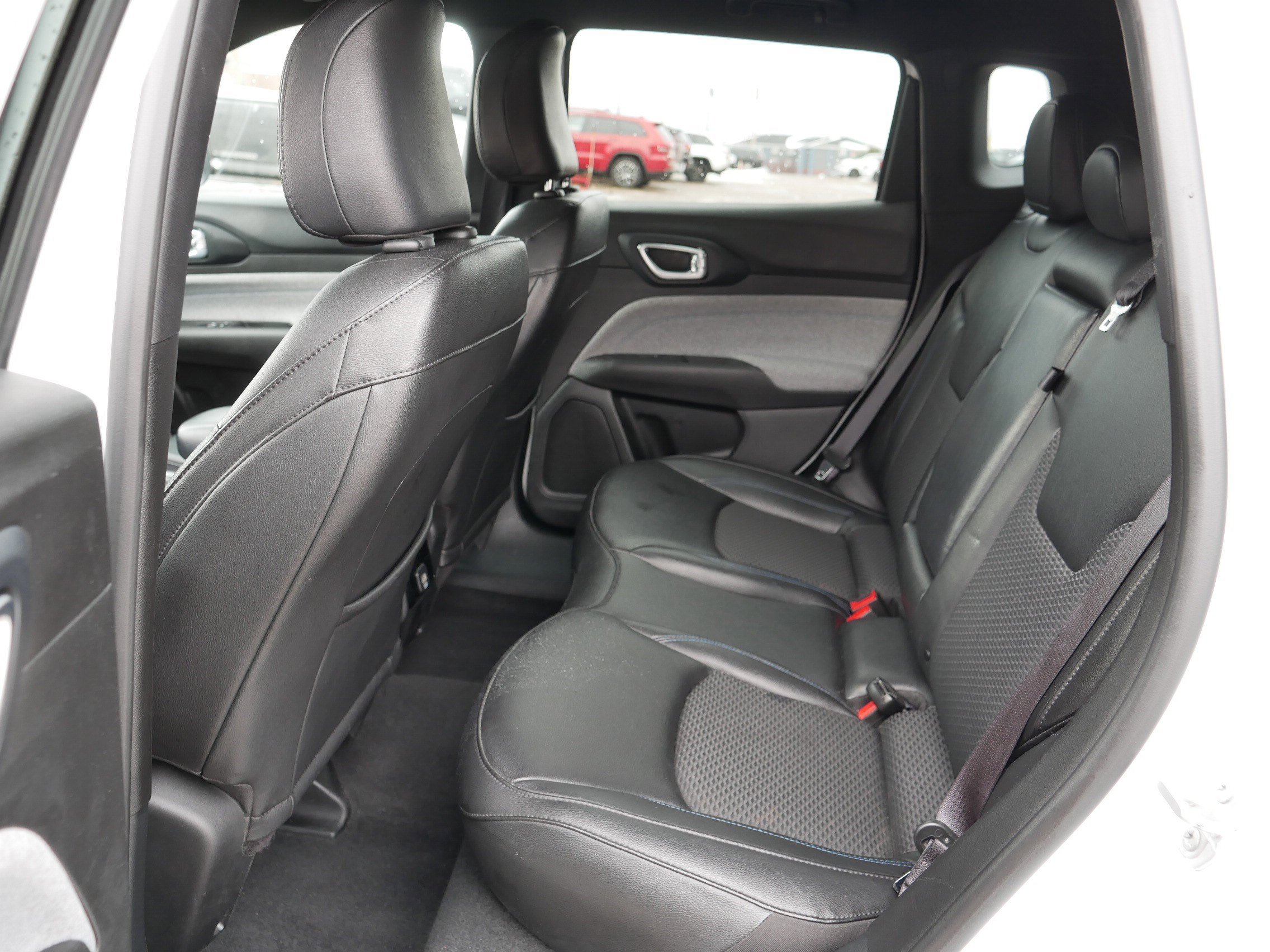 Certified 2024 Jeep Compass Latitude image 35