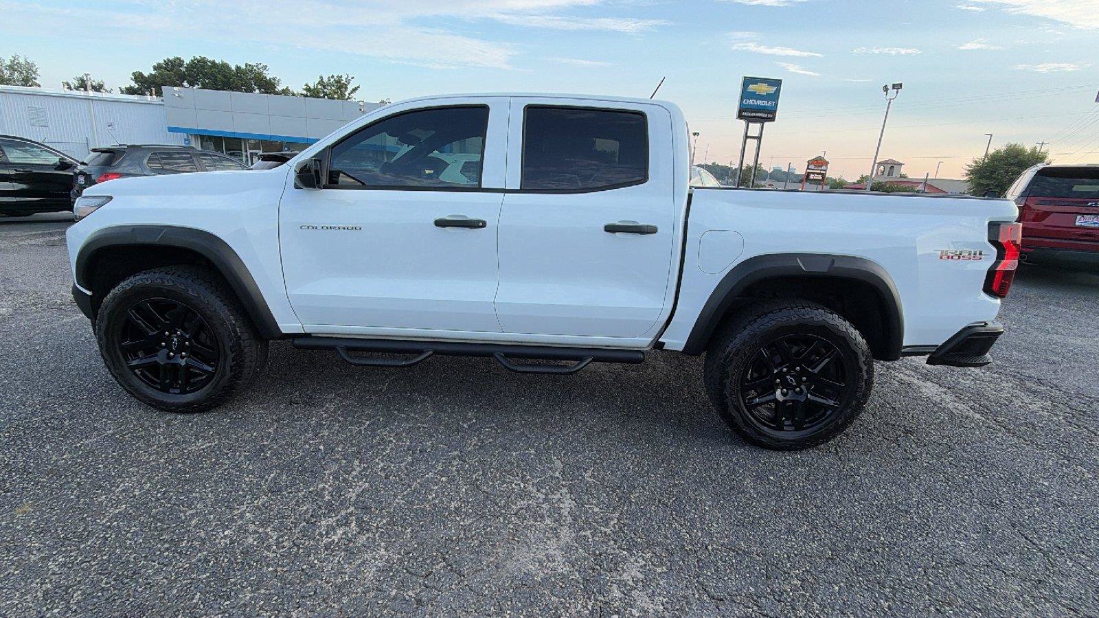 Used 2024 Chevrolet Colorado Trail Boss w/ Advanced Trailering Package AWD/4WD image 11